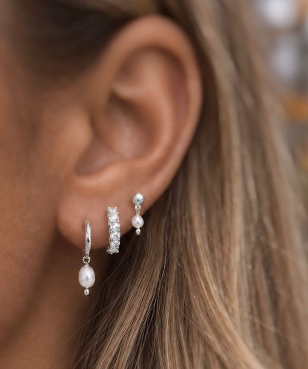 Trio Perles blanches ~ boucles d’oreilles